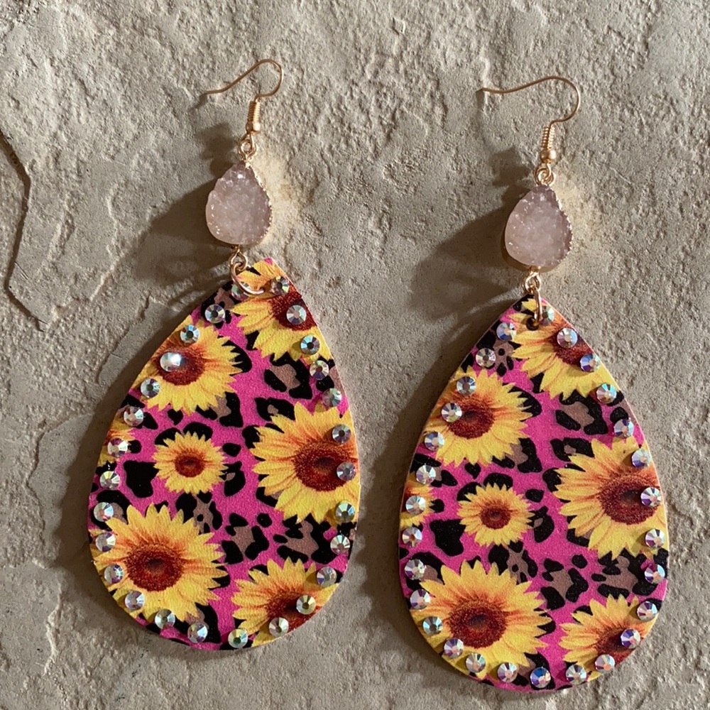Long gorgeous vibrant earrings!!